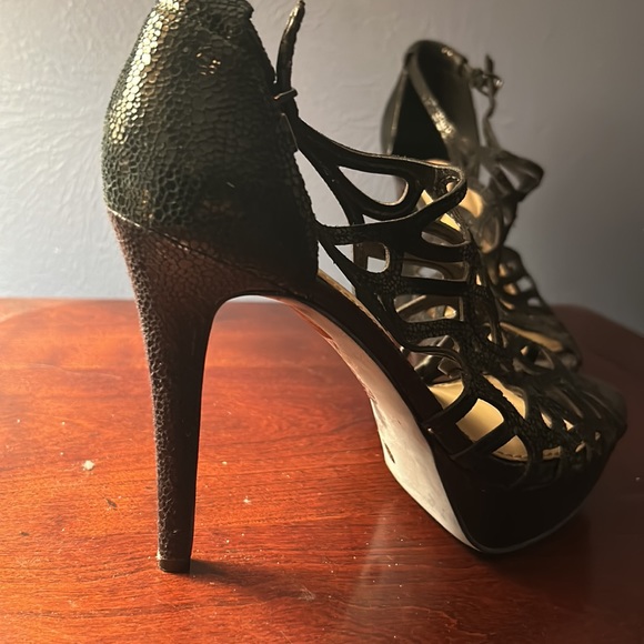 Beautiful Giani Bernini black platform stilettos - Picture 2 of 4